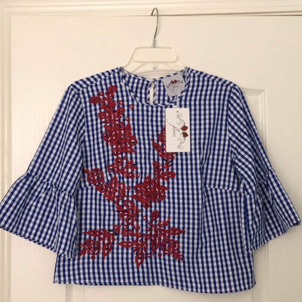 NWT embroidered top - M